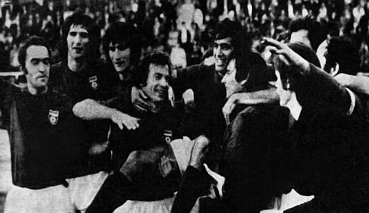 Slavlje jugoslovenskih fudbalera posle trijumfa u Atini 1973. godine