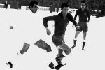 Igrač Partizana Miloš Milutinović u prodoru ka golu Reala u utakmici Kupa šampiona u sezoni 1955/56